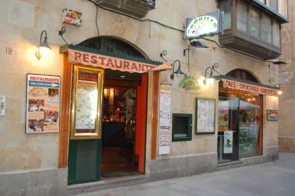 Fachada principal y entrada a CAFÉ CORRILLO